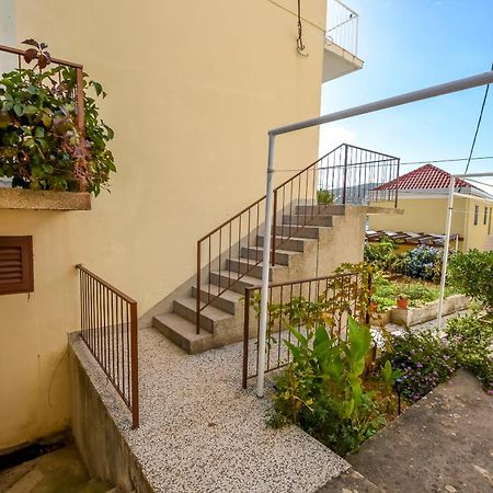 Apartments Guzela Примоштен Экстерьер фото