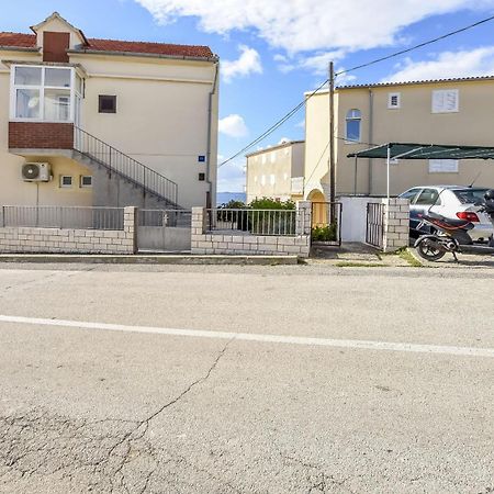 Apartments Guzela Примоштен Экстерьер фото